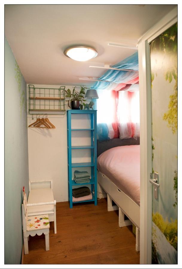 Private Guesthouse Bnb The Waterhouse Houseboat Amsterdam Exteriér fotografie